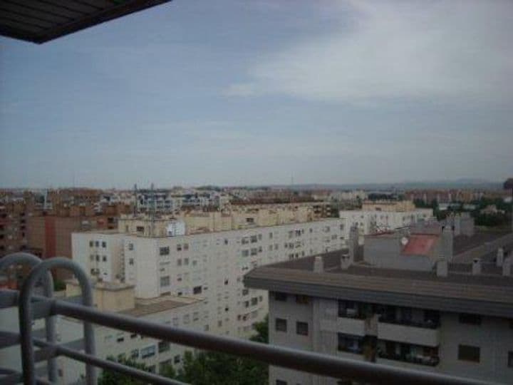 1 bedroom apartment for rent in Zaragoza, Spain - Image 3