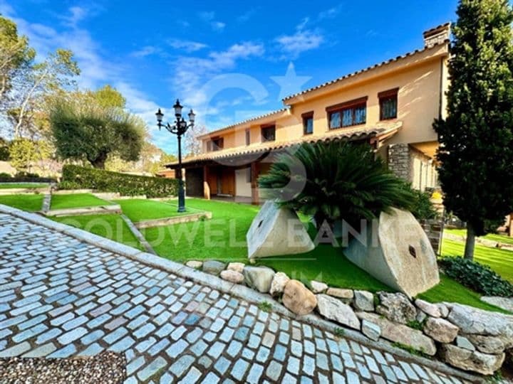 House for sale in Cerdanyola del Valles, Spain - Image 2