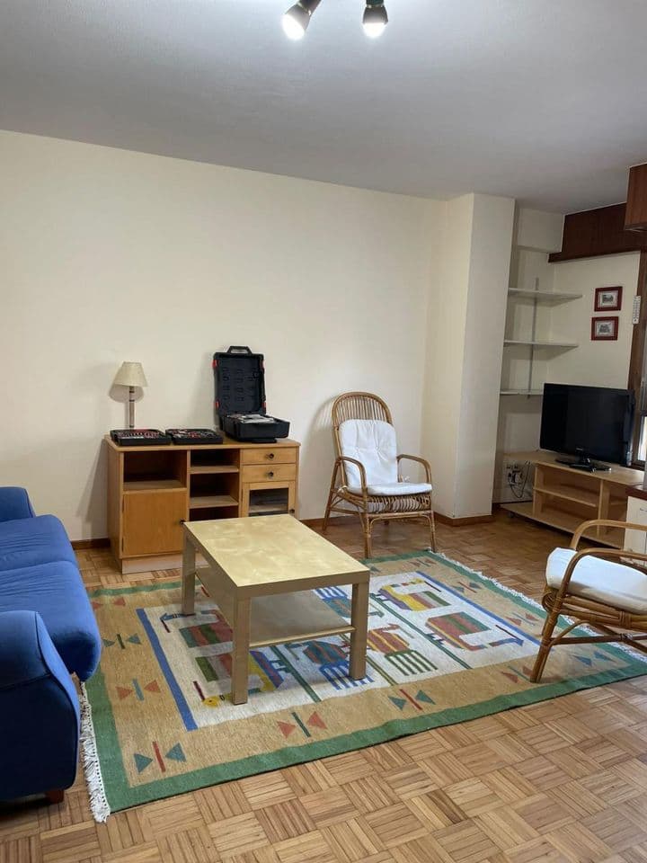 3 bedrooms apartment for rent in Corunna, Spain - Image 2