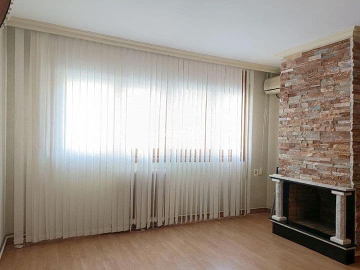 3 bedrooms apartment for sale in Lleida, Spain - Image 3