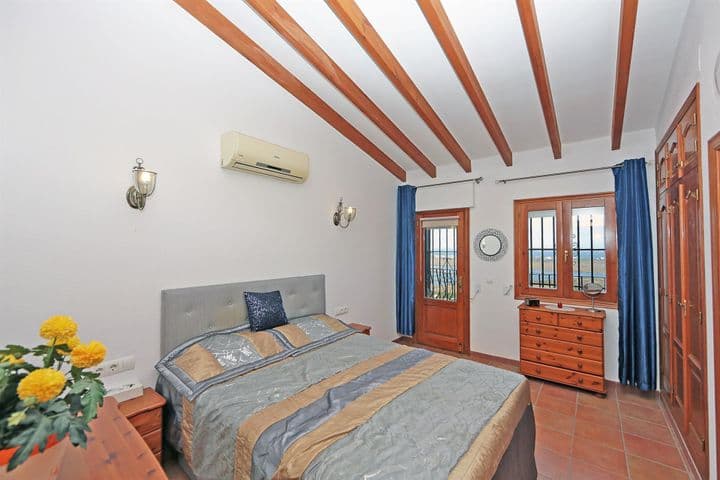 4 bedrooms house for sale in Denia, Spain - Image 3