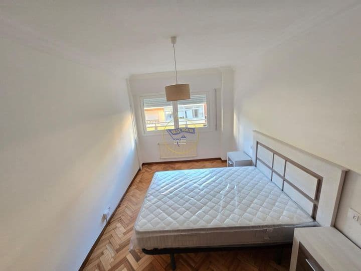 3 bedrooms apartment for rent in Vigo, Spain - Image 8