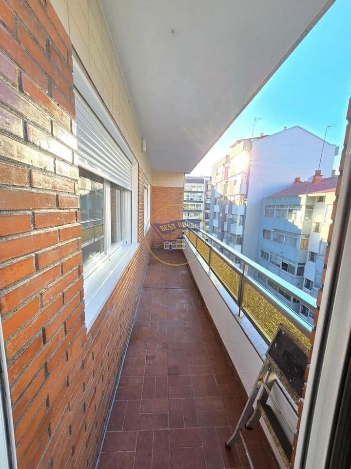 3 bedrooms apartment for rent in Vigo, Spain - Image 7