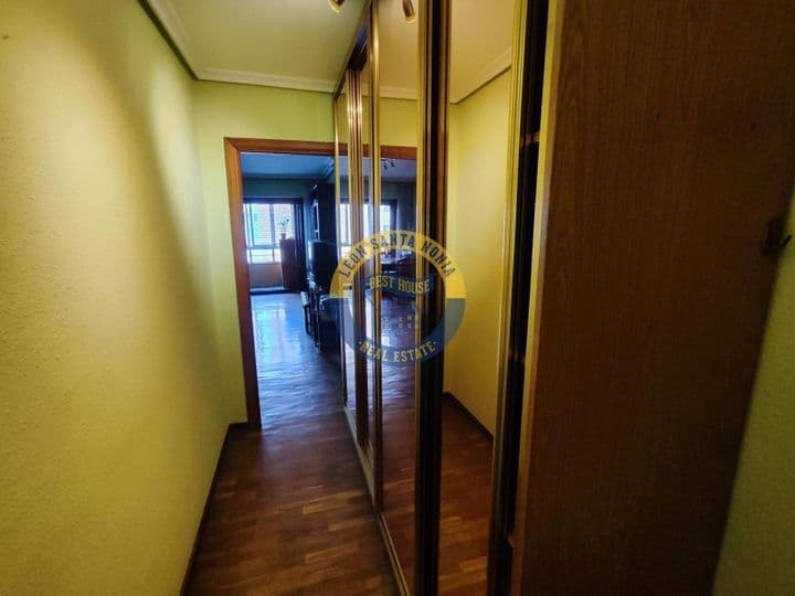 1 bedroom apartment for sale in Leon, Spain - Image 8