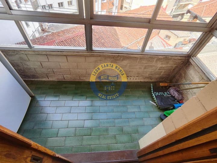 1 bedroom apartment for sale in Leon, Spain - Image 4