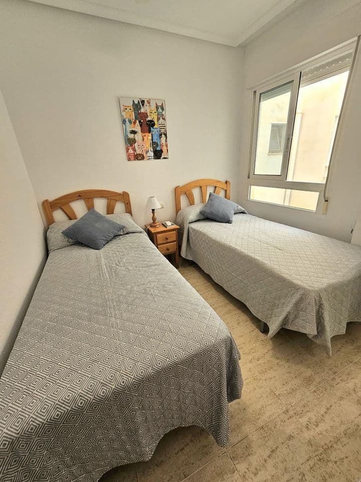 2 bedrooms apartment for rent in Zona Pueblo, Spain - Image 9