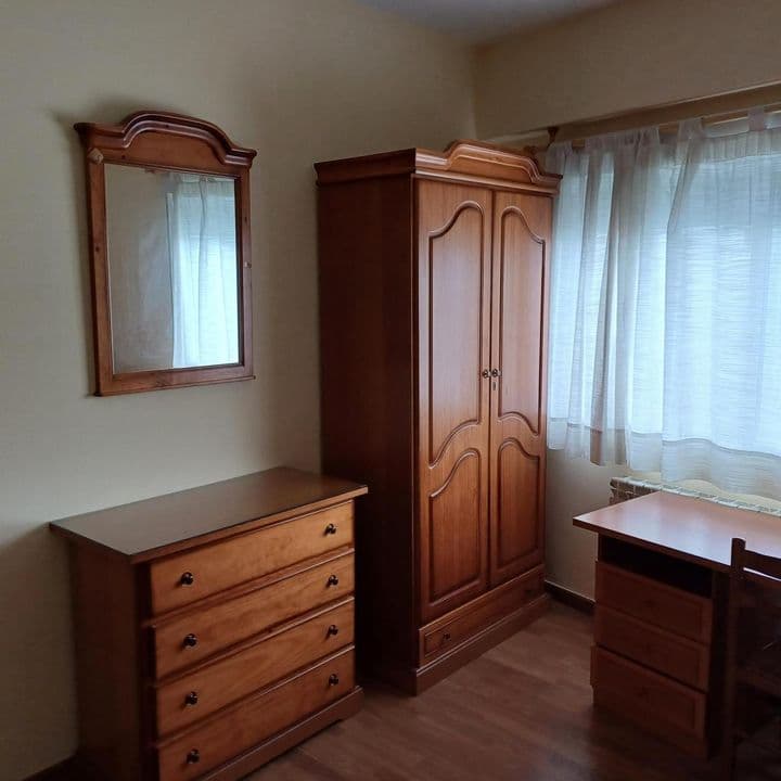 3 bedrooms apartment for rent in Santiago de Compostela, Spain - Image 7