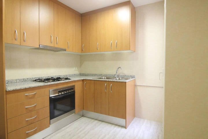 2 bedrooms apartment for rent in Sants-Montjuic, Spain - Image 4