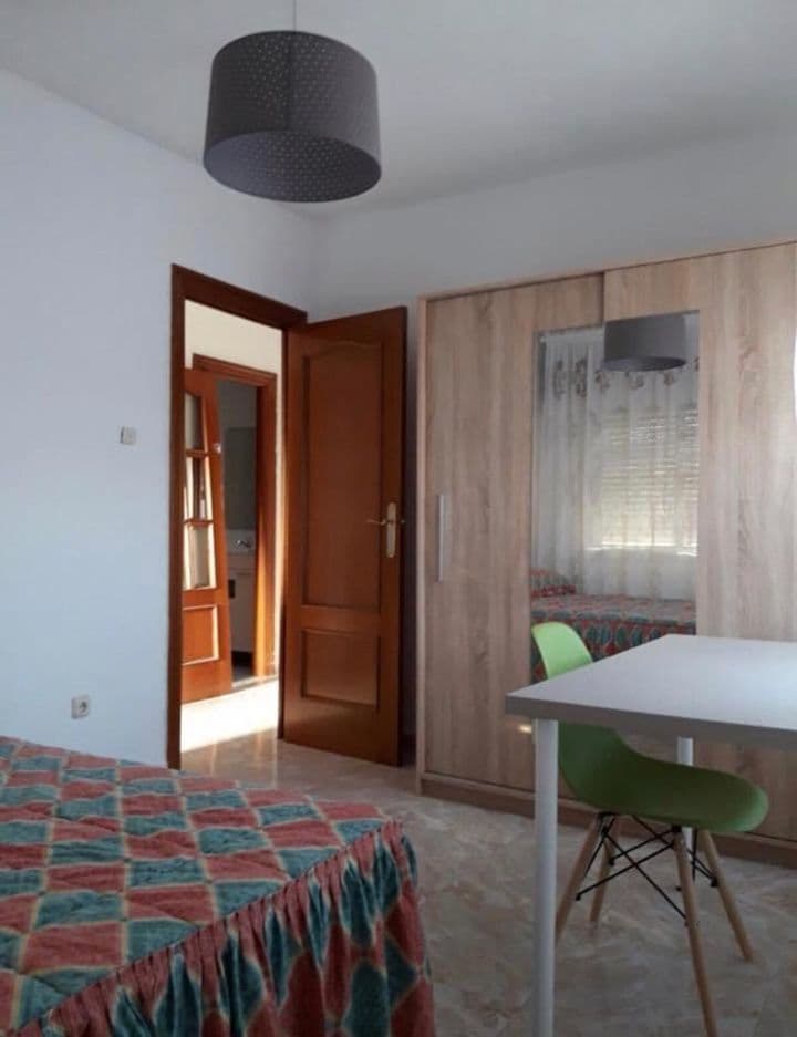 3 bedrooms apartment for rent in Granada, Spain - Image 7