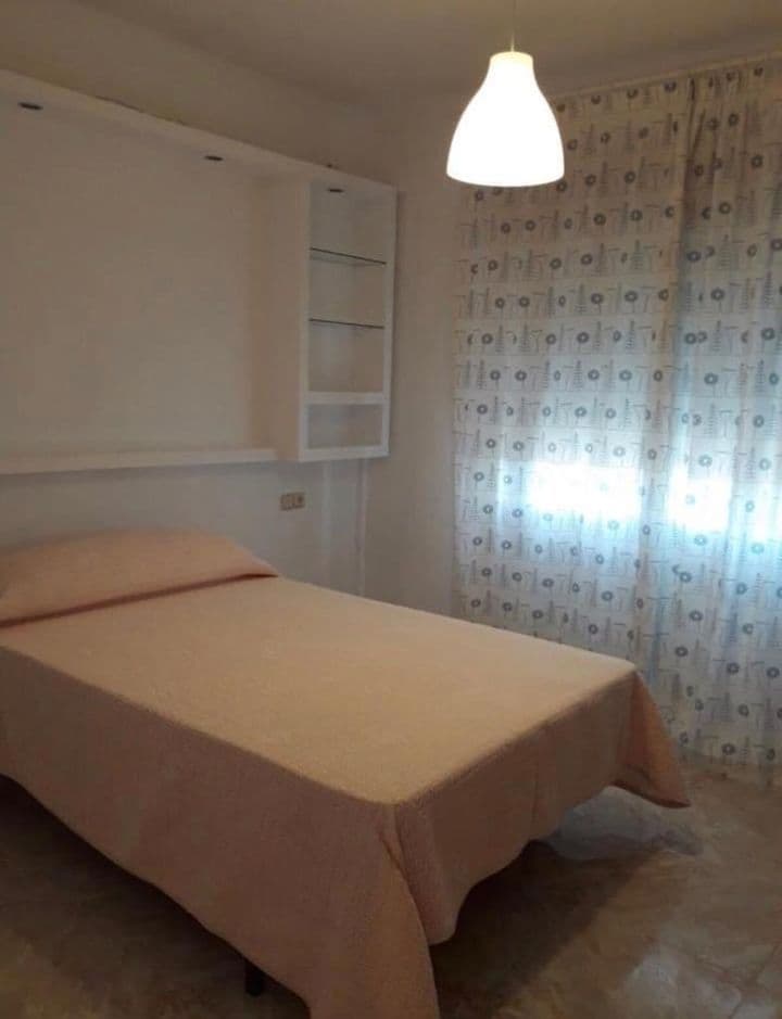 3 bedrooms apartment for rent in Granada, Spain - Image 4