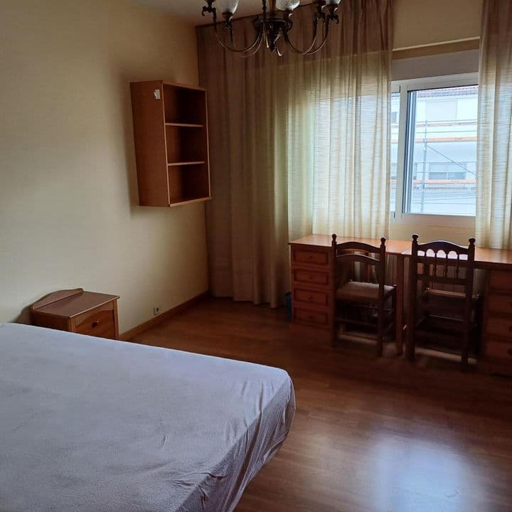 3 bedrooms apartment for rent in Santiago de Compostela, Spain - Image 6