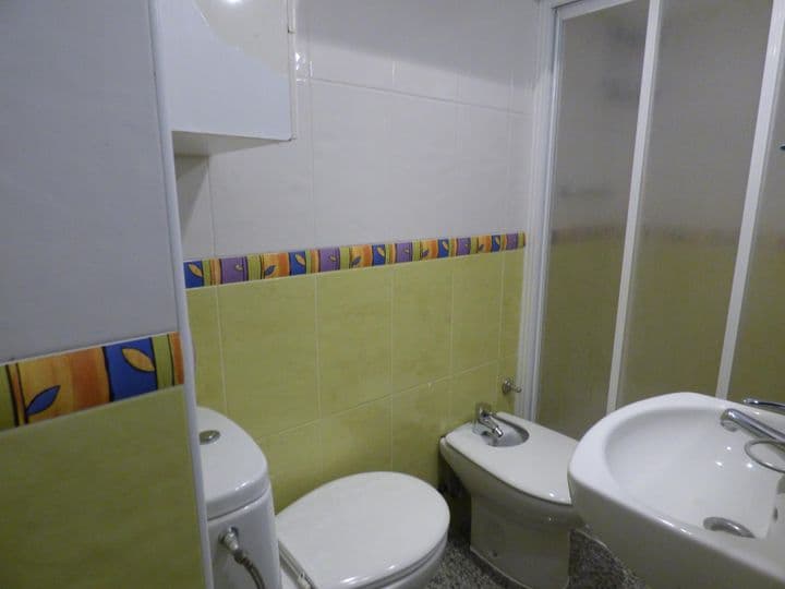 3 bedrooms apartment for rent in Centro, Spain - Image 3