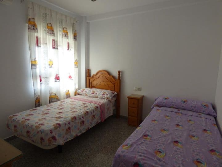 3 bedrooms apartment for rent in Centro, Spain - Image 12