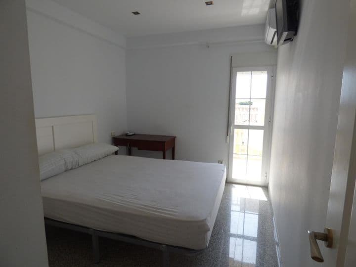 3 bedrooms apartment for rent in Centro, Spain - Image 7