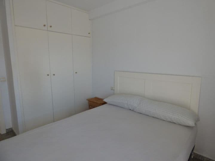 3 bedrooms apartment for rent in Centro, Spain - Image 8