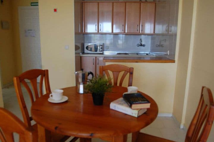 1 bedroom apartment for rent in Parque de la Paloma, Spain - Image 8