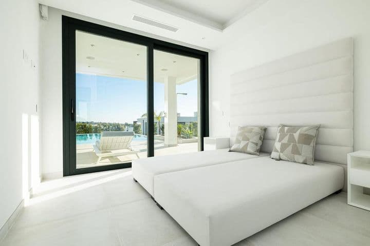 4 bedrooms house for sale in Estepona, Spain - Image 9