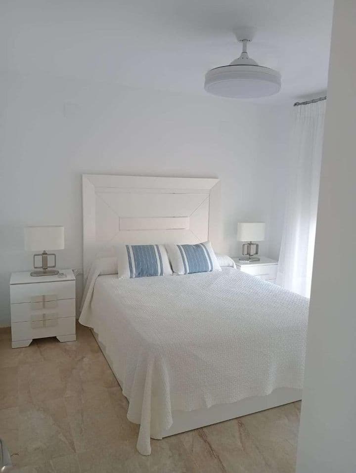 2 bedrooms apartment for rent in Playa de los Boliches, Spain - Image 10