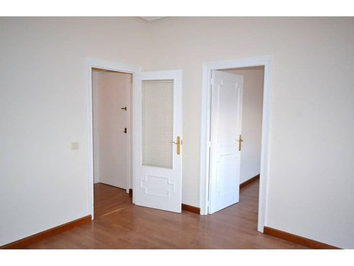 3 bedrooms apartment for rent in Palencia, Spain - Image 9