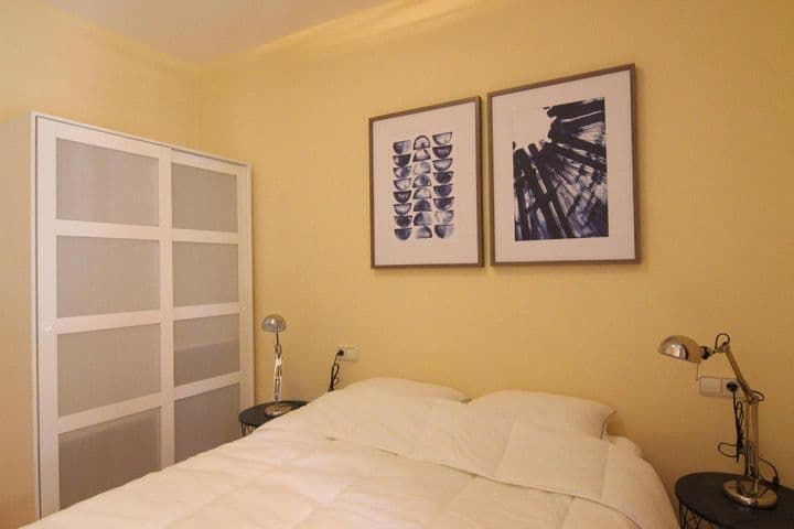 2 bedrooms apartment for rent in Sants-Montjuic, Spain - Image 8