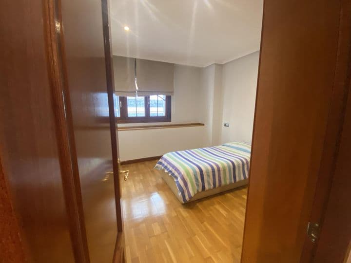 2 bedrooms apartment for rent in Gijon, Spain - Image 8