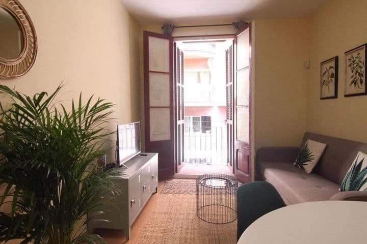 2 bedrooms apartment for rent in Sants-Montjuic, Spain - Image 3