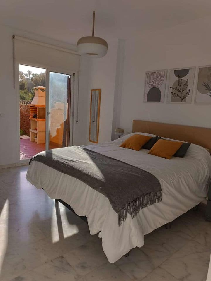 2 bedrooms apartment for rent in Elviria-Cabopino, Spain - Image 7