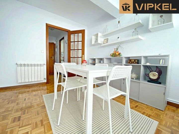 3 bedrooms apartment for rent in Santiago de Compostela, Spain - Image 2