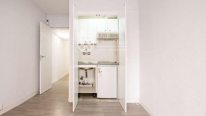 Apartment for rent in Centro, Spain - Image 2