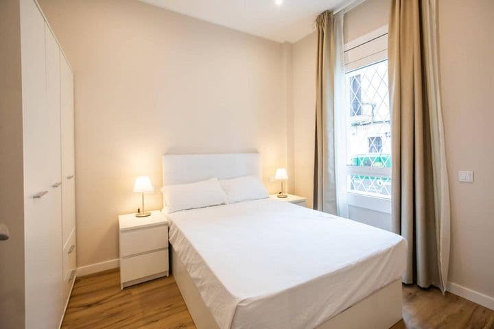 2 bedrooms apartment for rent in Sarria, Spain - Image 4