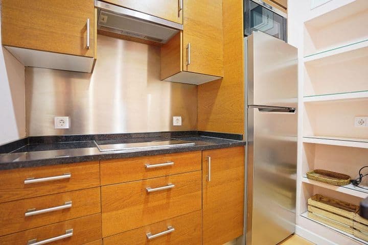 1 bedroom apartment for rent in Madrid, Spain - Image 12