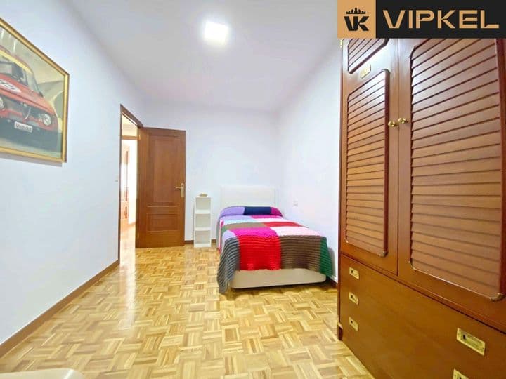 3 bedrooms apartment for rent in Santiago de Compostela, Spain - Image 9