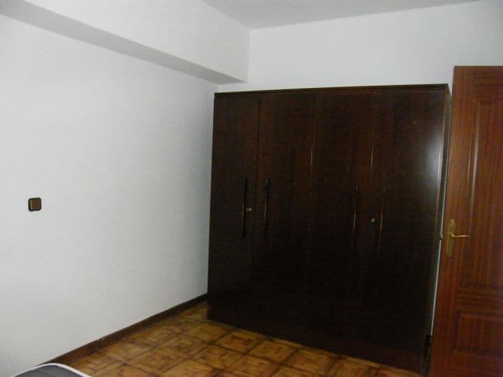 3 bedrooms apartment for rent in Torrelavega, Spain - Image 6