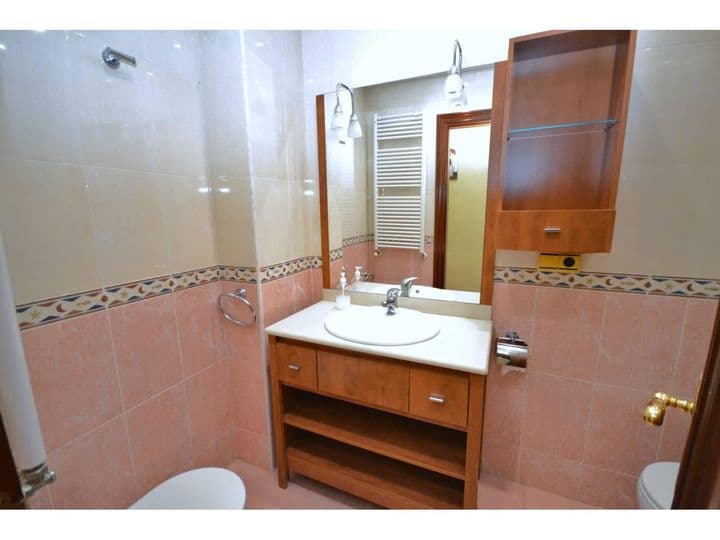 2 bedrooms apartment for rent in Palencia, Spain - Image 8