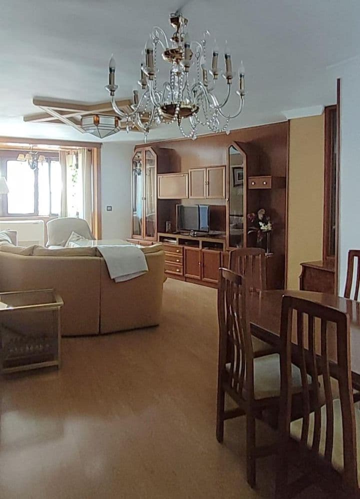 4 bedrooms apartment for rent in Beiro, Spain - Image 3