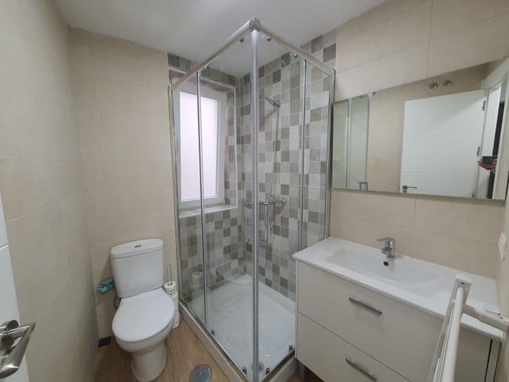 2 bedrooms apartment for rent in Albaicin, Spain - Image 8