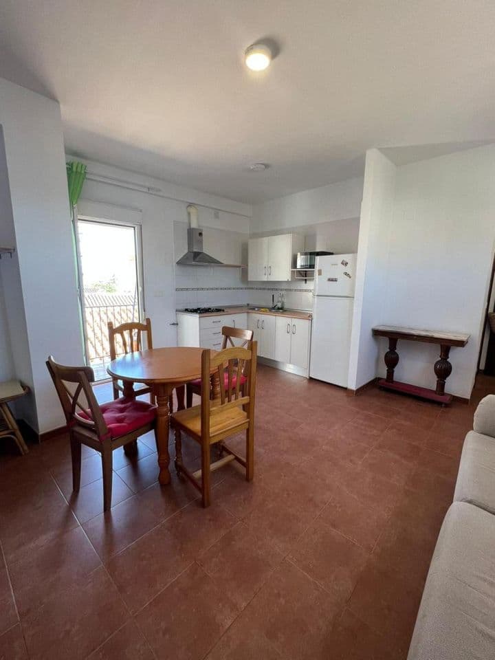 2 bedrooms apartment for rent in Beiro, Spain - Image 2