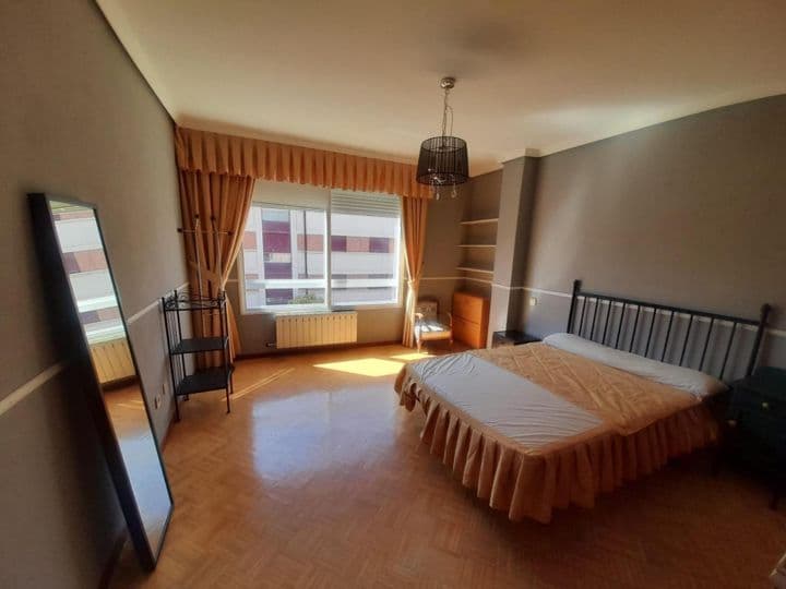 1 bedroom apartment for rent in Valladolid, Spain - Image 8