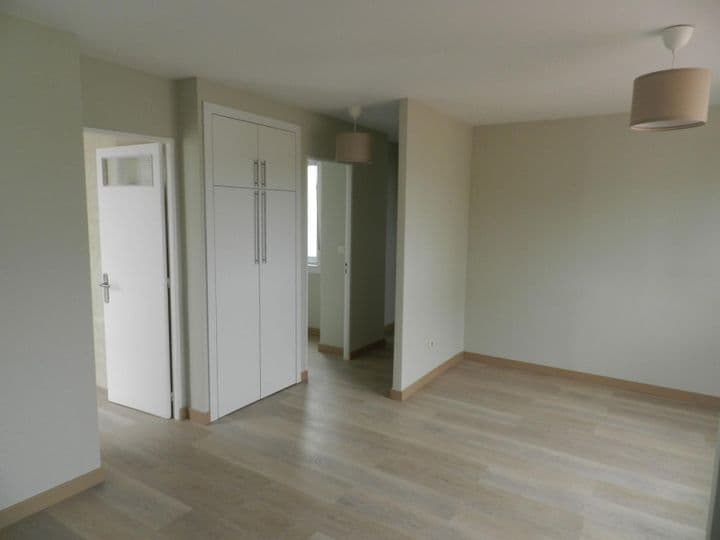 2 bedrooms apartment for rent in Corunna, Spain - Image 2