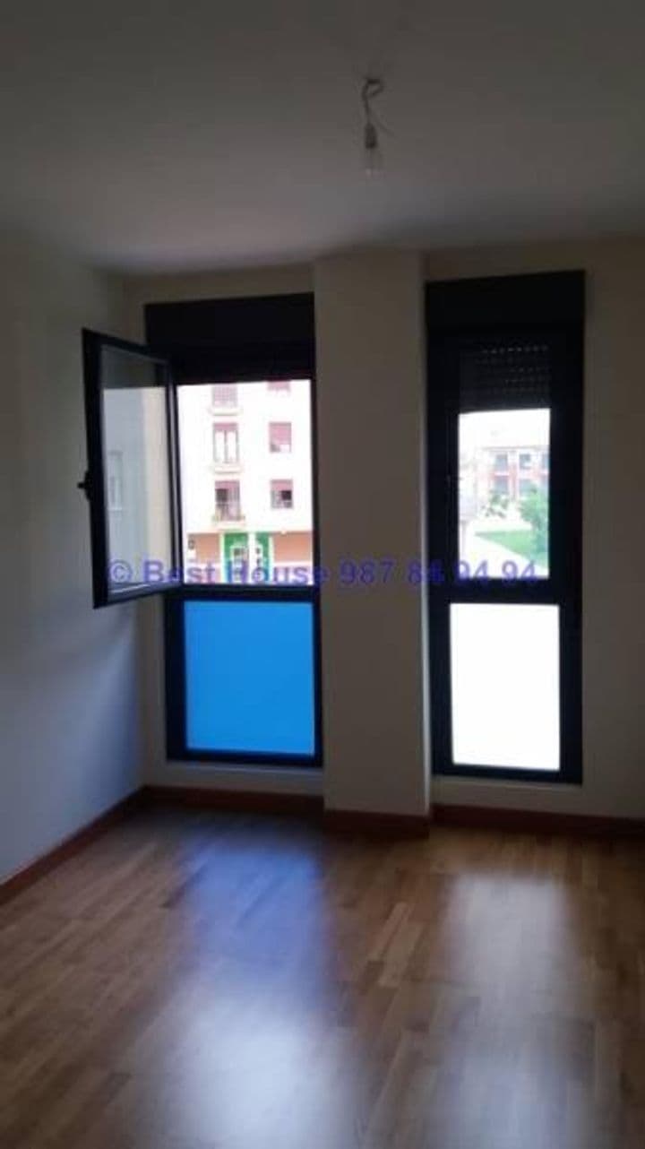 3 bedrooms apartment for sale in Leon, Spain - Image 4