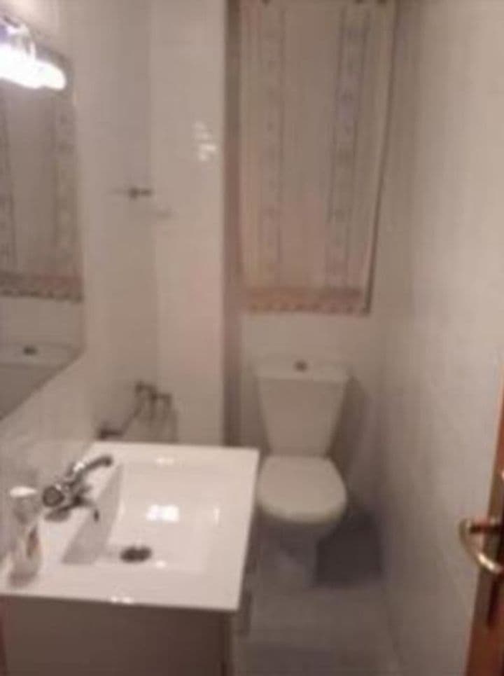 4 bedrooms apartment for rent in Beiro, Spain - Image 5