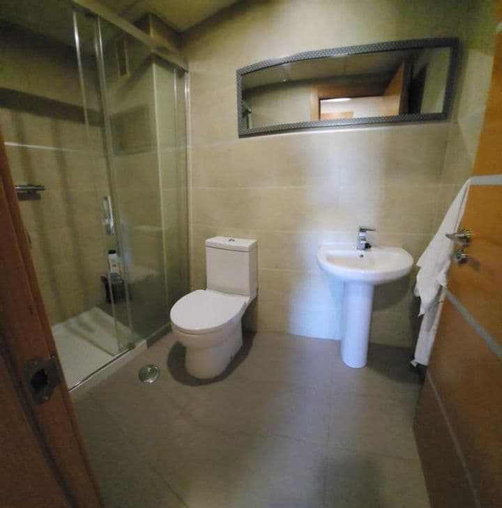 2 bedrooms apartment for rent in Granada, Spain - Image 5