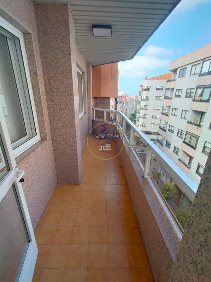 3 bedrooms apartment for rent in Vigo, Spain - Image 10