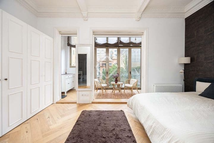 3 bedrooms apartment for rent in Barcelona, Spain - Image 9