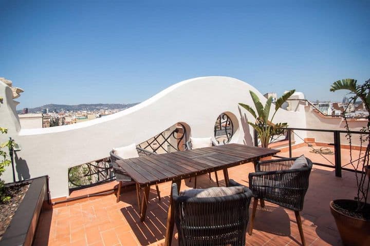 1 bedroom apartment for rent in Sants-Montjuic, Spain - Image 4