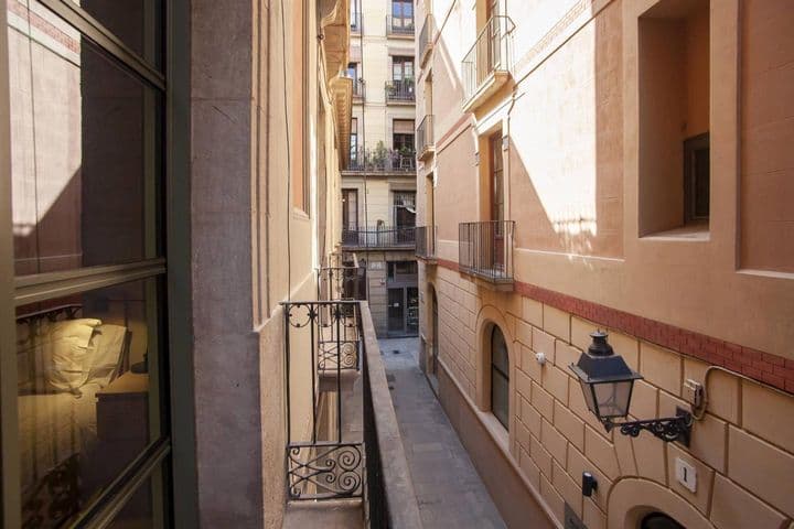 2 bedrooms apartment for rent in Ciutat Vella, Spain - Image 12