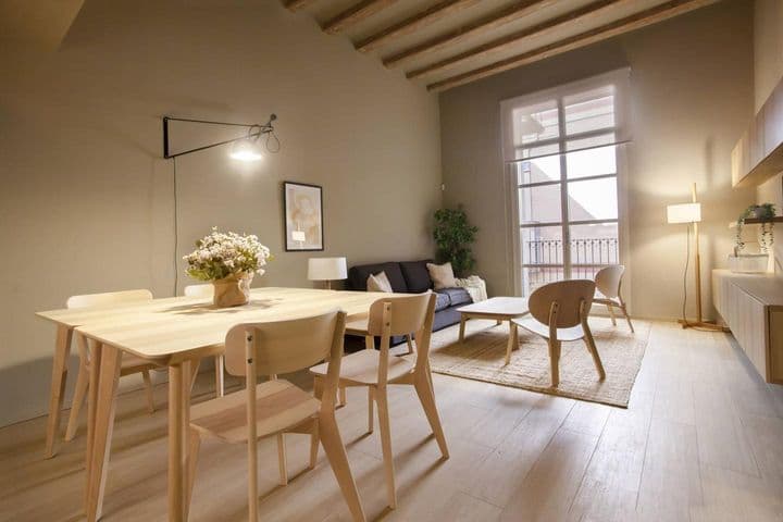 2 bedrooms apartment for rent in Ciutat Vella, Spain