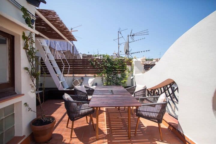 1 bedroom apartment for rent in Sants-Montjuic, Spain - Image 5