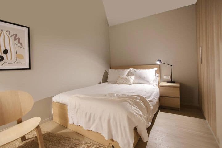 2 bedrooms apartment for rent in Ciutat Vella, Spain - Image 9