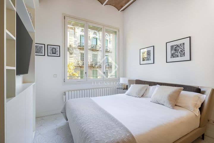 1 bedroom apartment for rent in Barcelona, Spain - Image 10